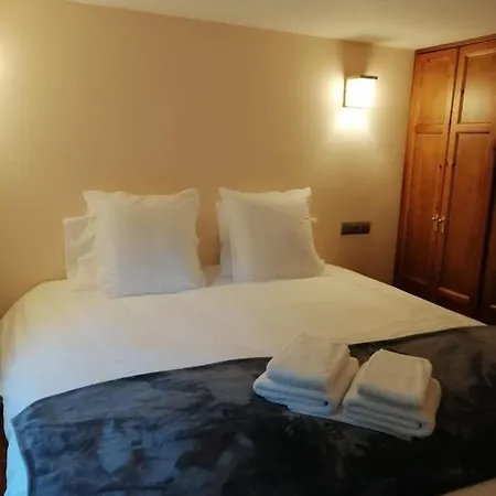 El Caleyon Bed & Breakfast *